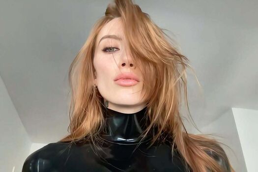 1800 Dominatrix