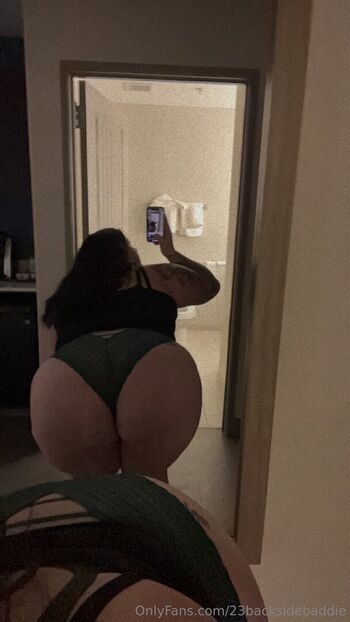 23backsidebaddie