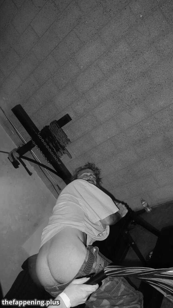 99WAREH0USE / 99WareHouse / cw / favicon.ico / https: Foto OnlyFans Desnuda #16