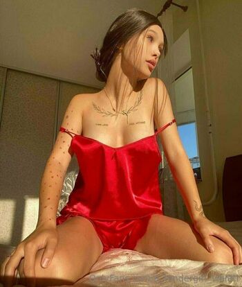 a_tendergirl_vialeti