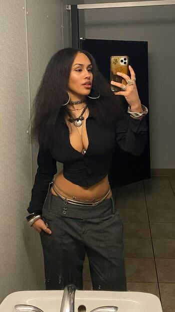 Aaliyeezy
