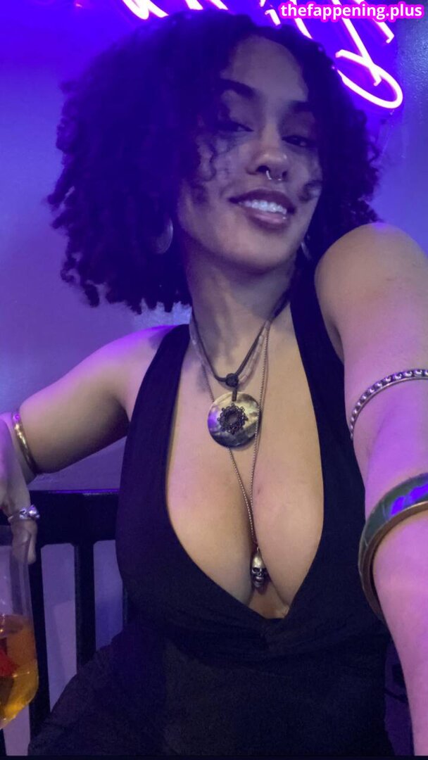 Aaliyeezy / theallierae Naken OnlyFans Foto #404