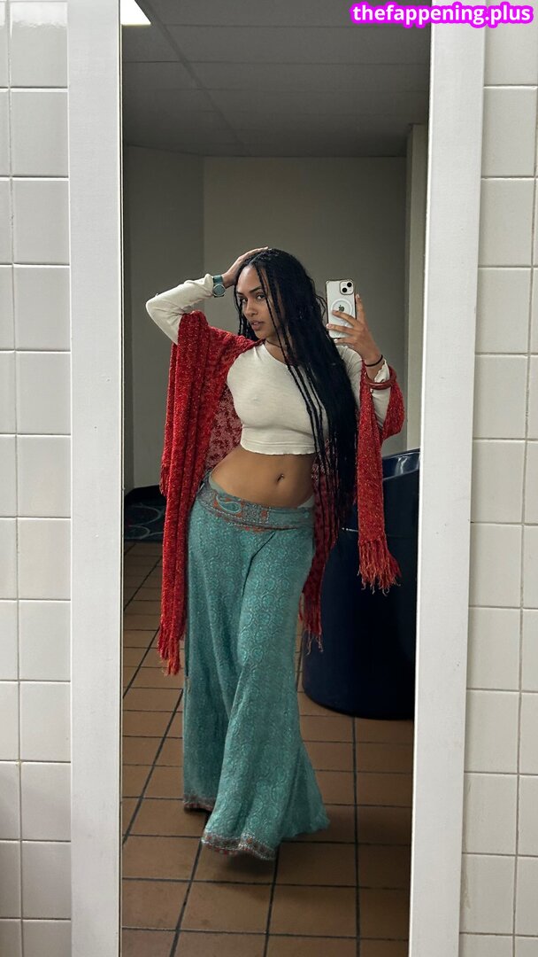 Aaliyeezy / theallierae Photo OnlyFans Nu #424