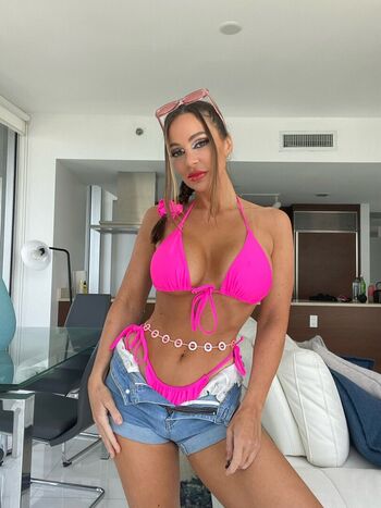 Abigail Mac