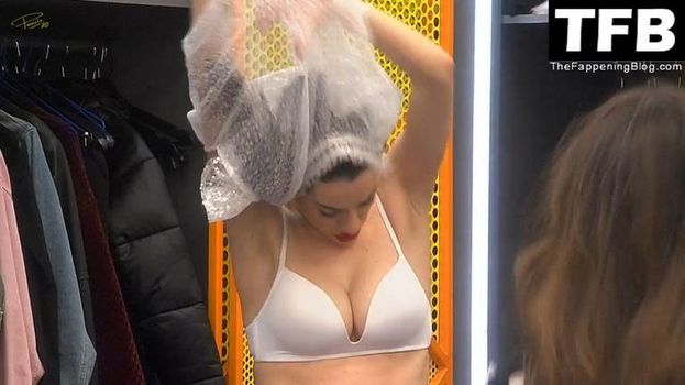 Adara Molinero