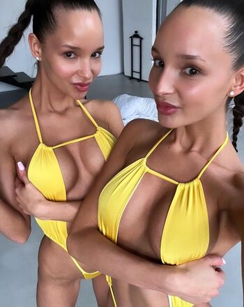 Adelalinka Twins