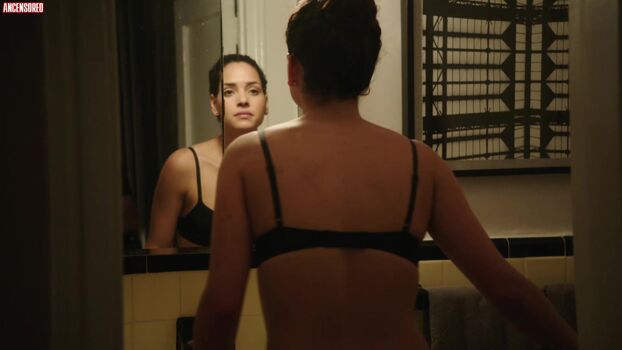 Adria Arjona
