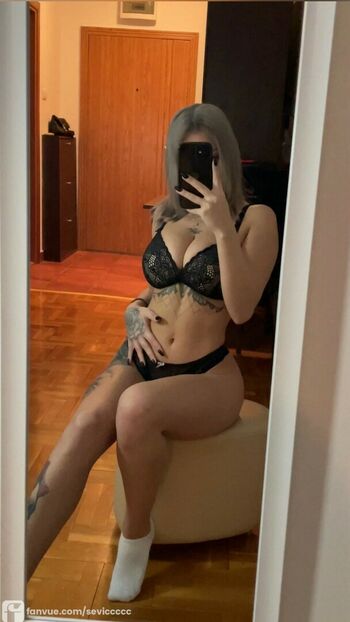 Adriana Fanvue