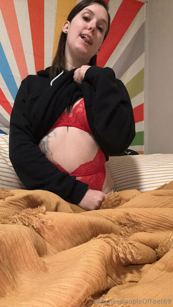 aimeecoupleoffeet69