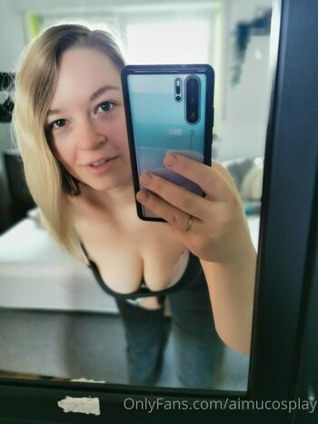 AimuCosplay