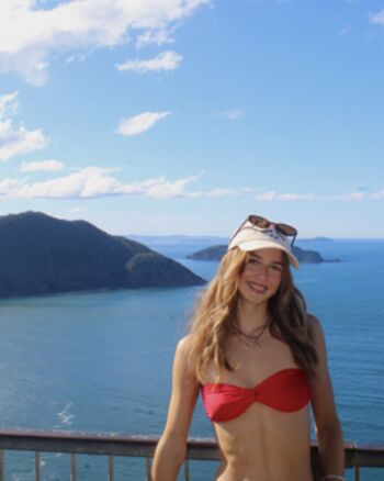 Aiva Pinches