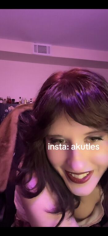Akutles