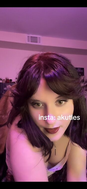 Akutles