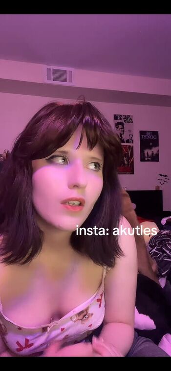 Akutles