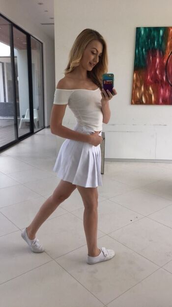 Alexa Grace