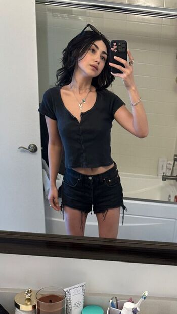 Alexa Mansour