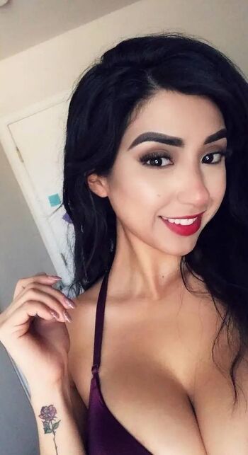 Alexandra Nicole