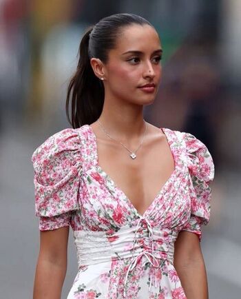 Alexandra Saint Mleux