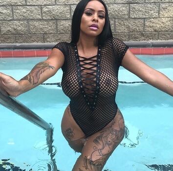 Alexis Skyy