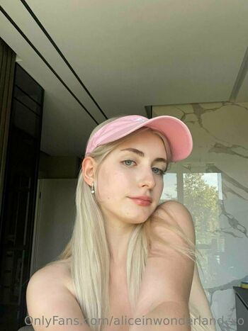 aliceinwonderland_xo