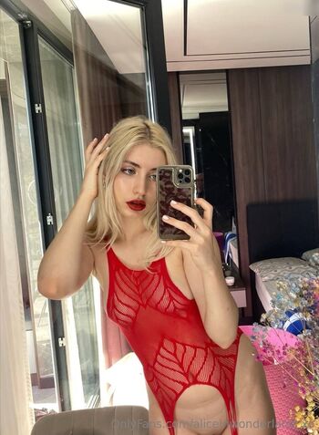 aliceinwonderland_xo