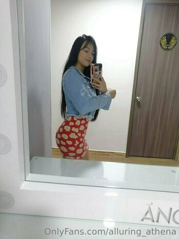 alluring_athena