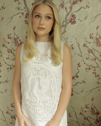 Alyvia Alyn Lind