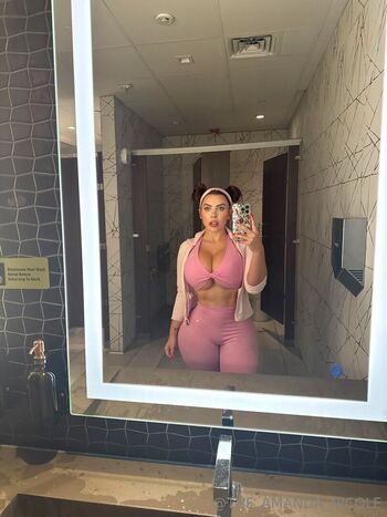 Amanda Nicole -