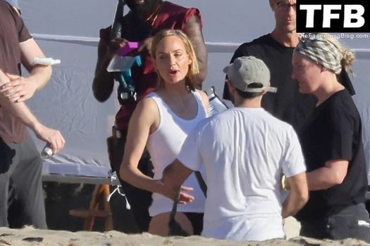 Amber Valletta