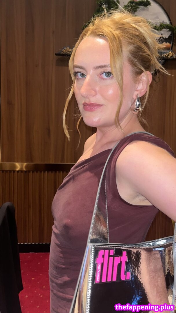 Amelia Dimoldenberg