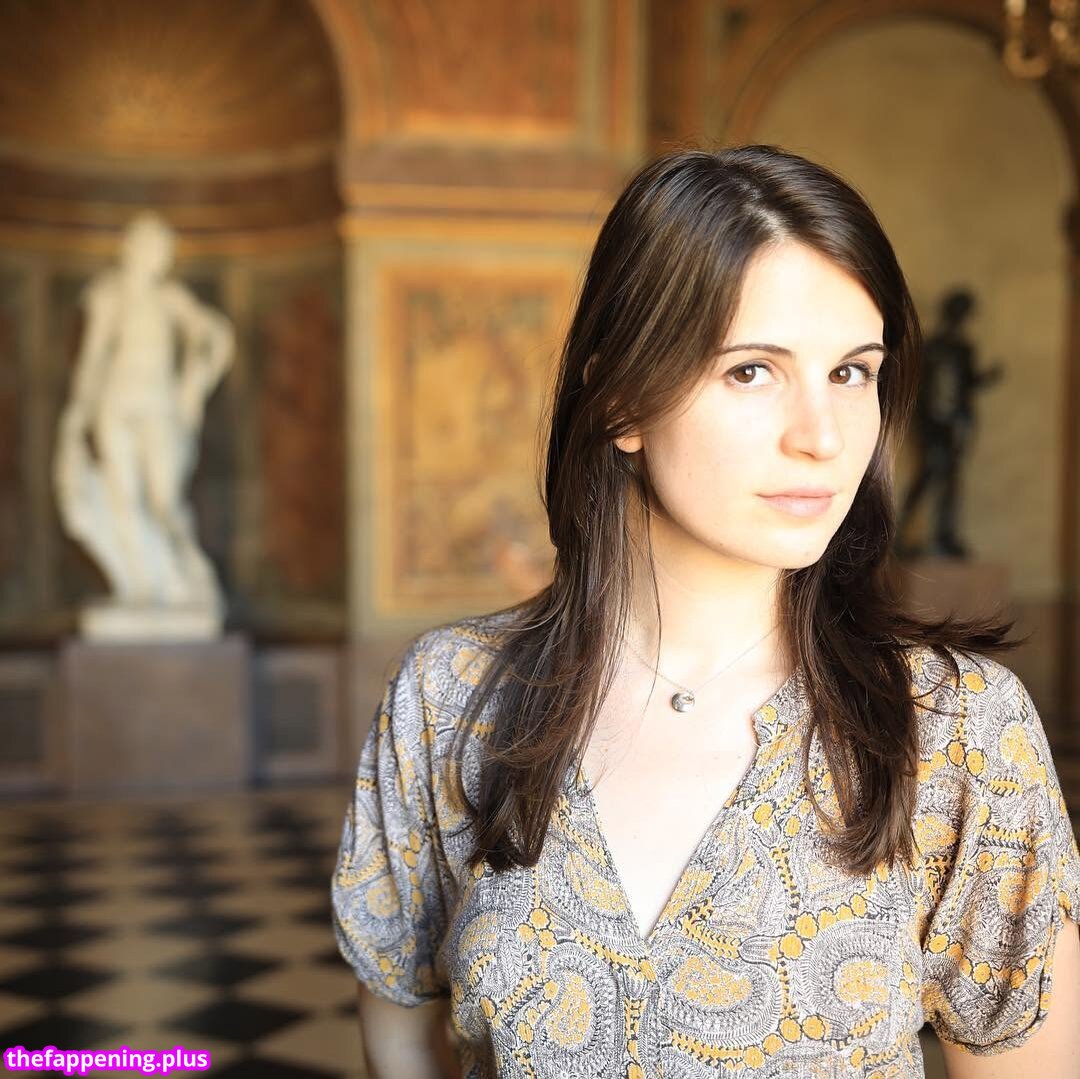 Amelia Rose Blaire Dechart