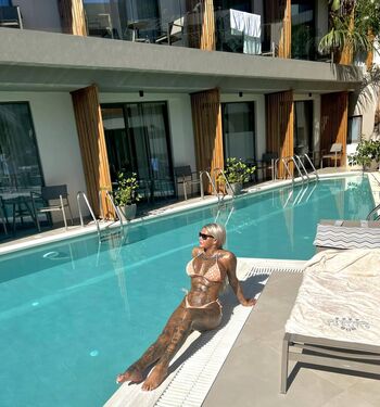 amputee_inkedwoman091