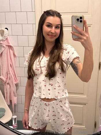 amy_stone
