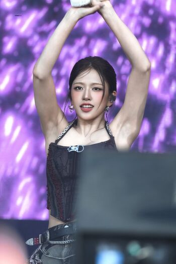 An Yujin 안유진 |