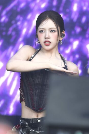 An Yujin 안유진 |