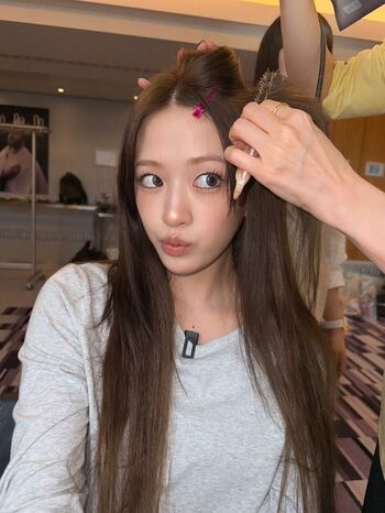 An Yujin 안유진 |