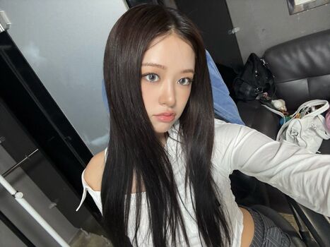 An Yujin 안유진 |