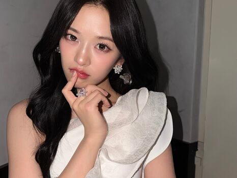 An Yujin 안유진 |