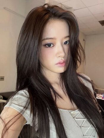 An Yujin 안유진 |