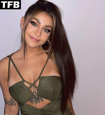 Andrea Russett