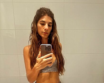 Andréia Sadi