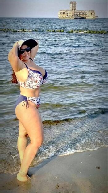 Aneta Buena