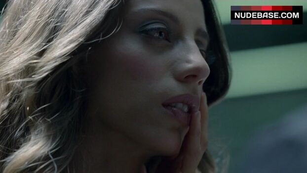 Angela Sarafyan