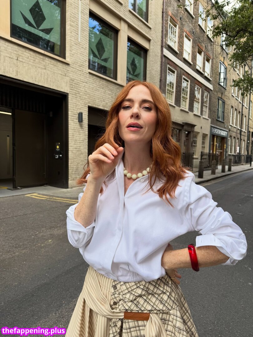 Angela Scanlon