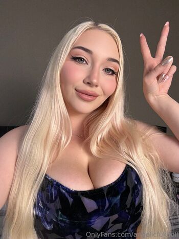 angelicfuckdoll