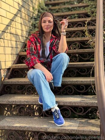 angelika_peerless
