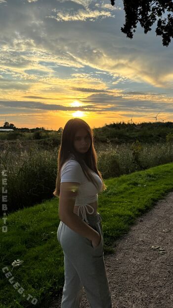 Angelina_Dehlow