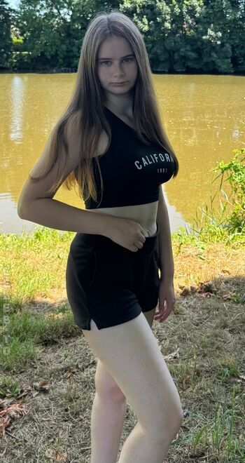 Angelina_Dehlow