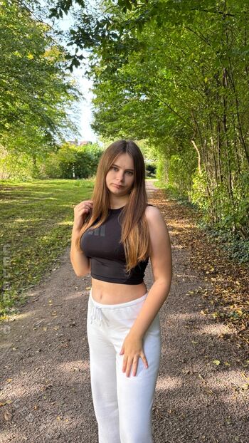 Angelina_Dehlow