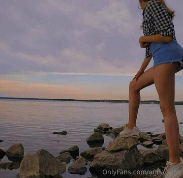 anna_ellie